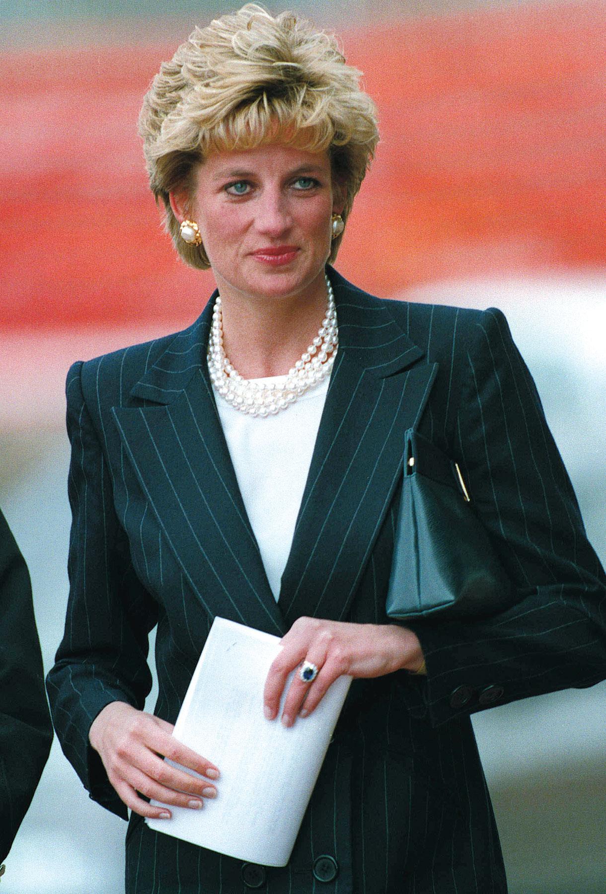 Леди ди читать. Princess Diana 1993. Diana Spencer 1993.